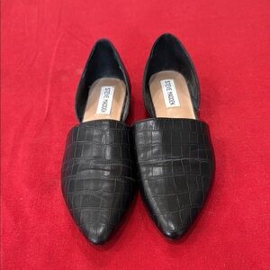 Steve Madden Black Flats Sleek Minimalist Design